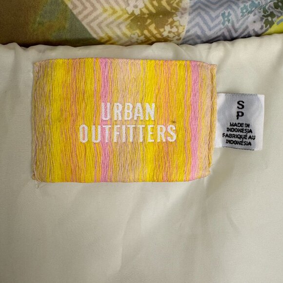 Urban Outfitters Kit Floral Patchwork Nylon Oversized Puffer Jacket Size Small - Picture 13 of 16